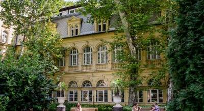 70 éves fényképet találtak a Lukács fürdőben, ami most visszatalált eredeti tulajdonosához