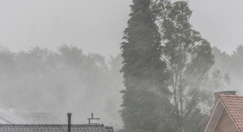 Óriási eső közelít felénk: ebben a térségben lesz a legdurvább vihar