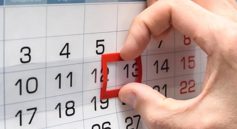 Ünnepi menetrend 2025: boltzárak, hosszú hétvégék és munkaszüneti napok