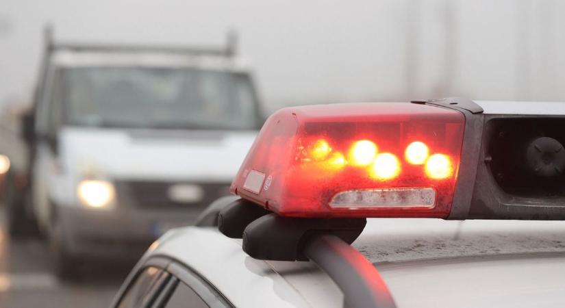 Kamion és autó ütközött az M3-ason