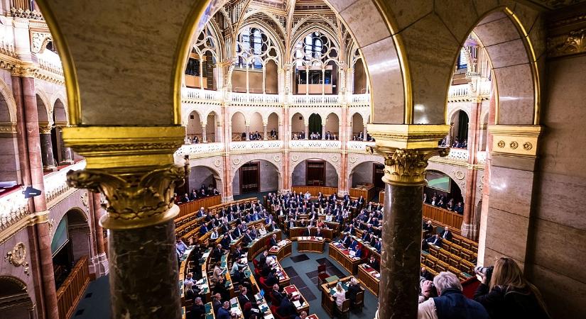 Orbán Viktor a családpolitikáról: „Nem biztos, hogy az, amit ön romlásnak tart, az romlás”