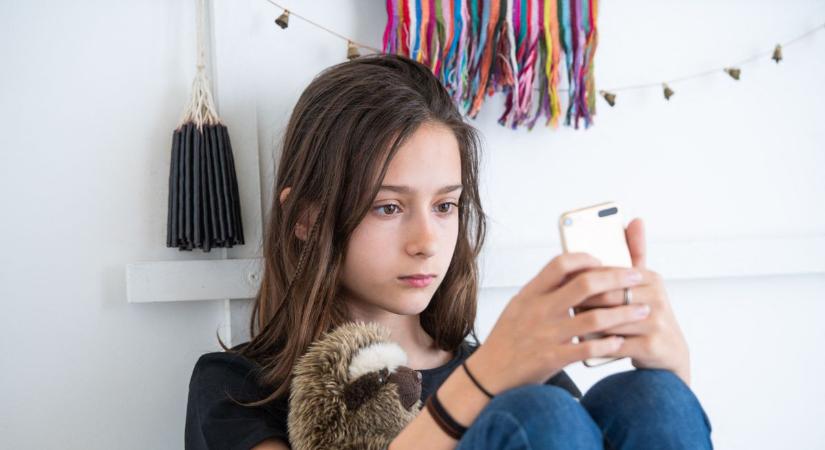 Lebukott a Facebook: évek óta tudják, hogy árt, de eltemették a bizonyítékot – most előkerültek a megrázó adatok