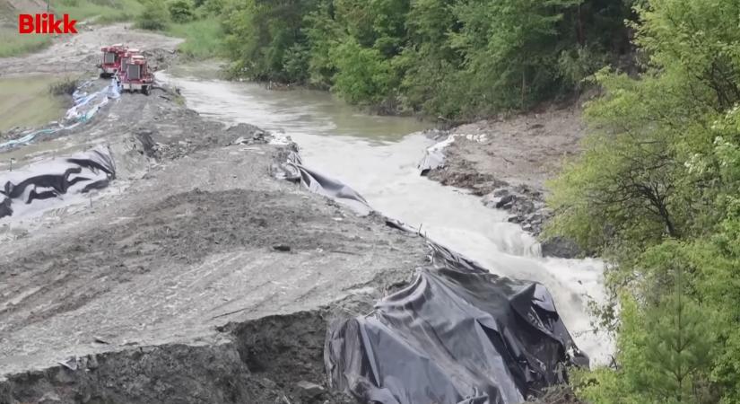 Hégető Honorka-díjat kaptak a Blikk újságírói a parajdi sóbányáról szóló riportért