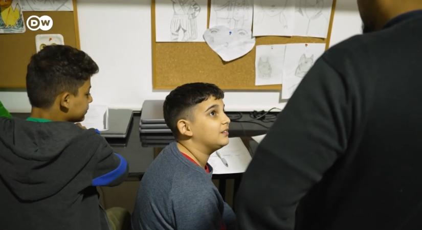 A Hégető Honorka-díj idei Yettel különdíjasa Szaplonczai Laura, a a Deutsche Welle munkatársa