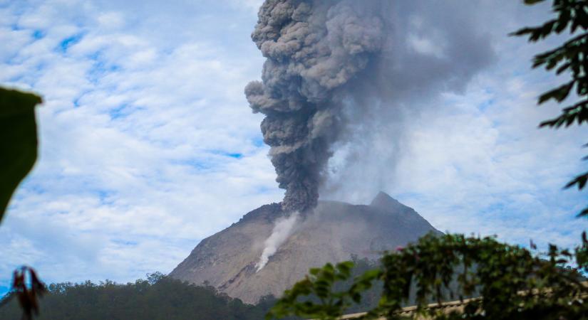 Emberemlékezet óta nem történt ilyen: váratlanul kitört a rettegett vulkán
