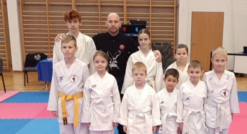 Tizennyolc éremmel távozott Happy Kids Nemzetközi Kupáról a Senshi Karate-Do