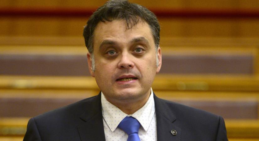 A jegyző határozza meg a polgármester fizetését? – vita az Országgyűlésben