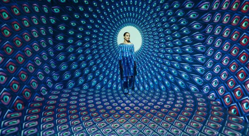 Fénylabirintus a jövő kapujában – Ahol a valóság átlép egy másik dimenzióba