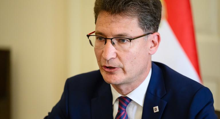 Nyílt levelezés indult Cser-Palkovics András és Magyar Péter között