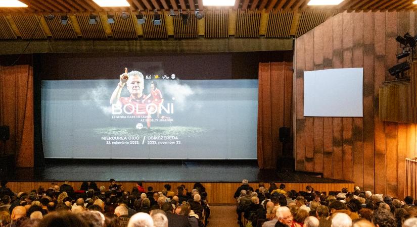 Teltház és felállva tapsoló közönség – Csíkszeredában is bemutatták a Bölöni Lászlóról készült dokumentumfilmet