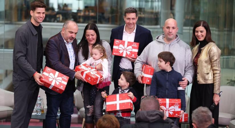 Elkezdődött a Cipősdoboz Akció: Tizennyolc gyűjtőpontot nyitottak Fejér vármegyében