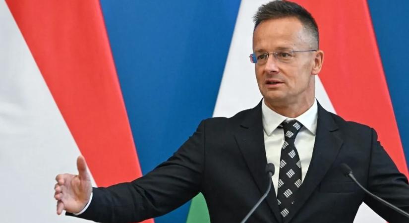 Szijjártó Péter: Háborúpártiak, most kell letekerni magatokat  videó