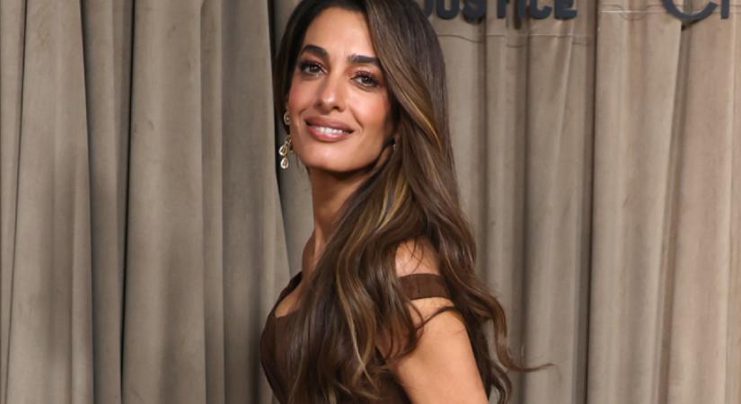 Amal Clooney bemutatta, hogyan viseljük a szoknyát télen: egy ilyen darab minden nő álma