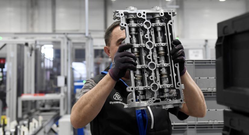 Lesújtóak az adatok a német autóipar helyzetéről – de a többi iparág sem büszkélkedhet