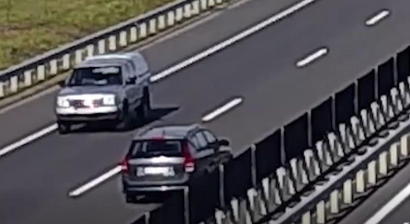 Elképesztő felvéltél: forgalommal szemben hajtott a sofőr az M35-ösön