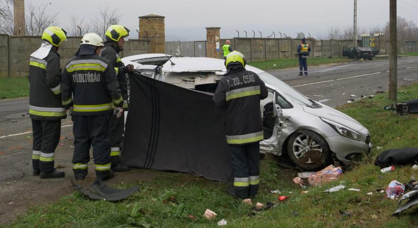 Drogos ámokfutó miatt halt meg egy 25 éves nő Aszódon, a vétkes sofőr elfutott a helyszínről