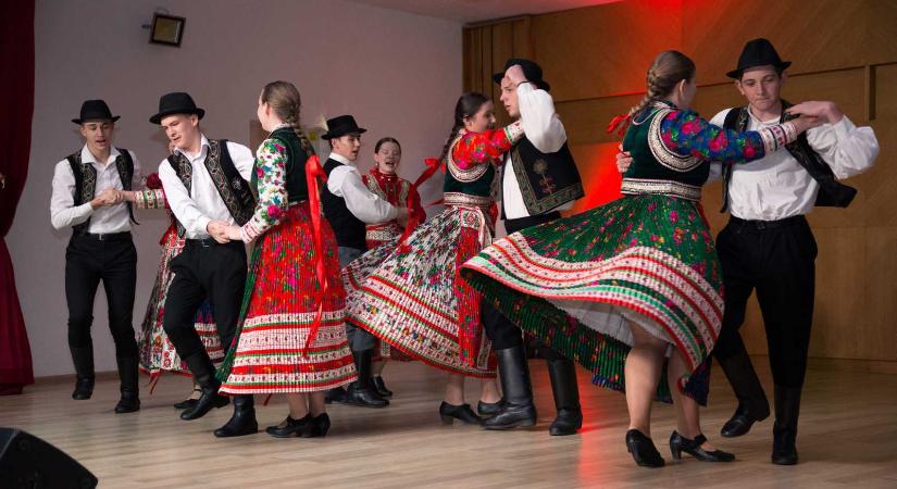 Tizenötödik alkalommal rendeztek jótékonysági estet Sarmaságon