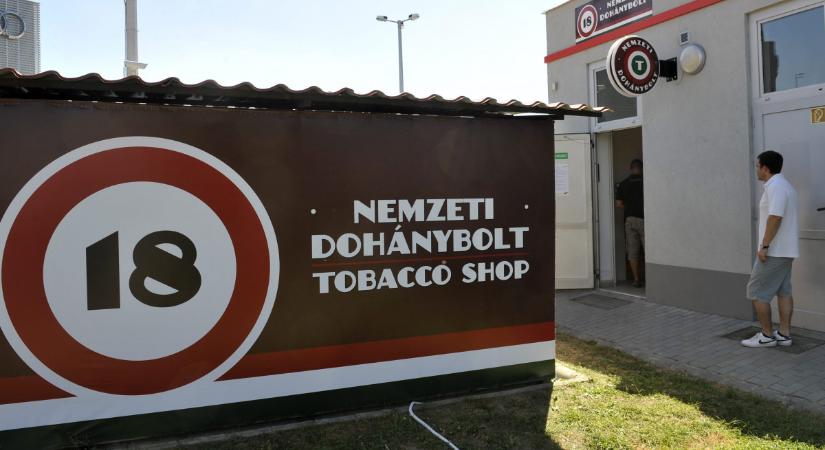 Éveken át sápolta egy idős asszony a dohánybolt bevételét