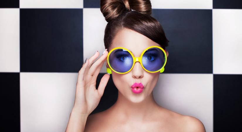 Ezek a masnis hajak a legjobb karácsonyi frizurák a céges bulira