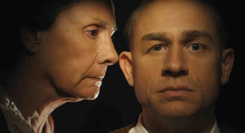 AKIT CSAK EGY ANYA KÉPES SZERETNI Szörnyeteg: Az Ed Gein-sztori / Netflix