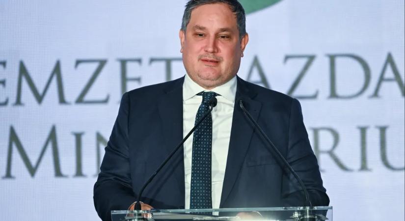 Hét év szünet után újra megsarcolják a médiacégeket: 2026-ban visszatér a reklámadó