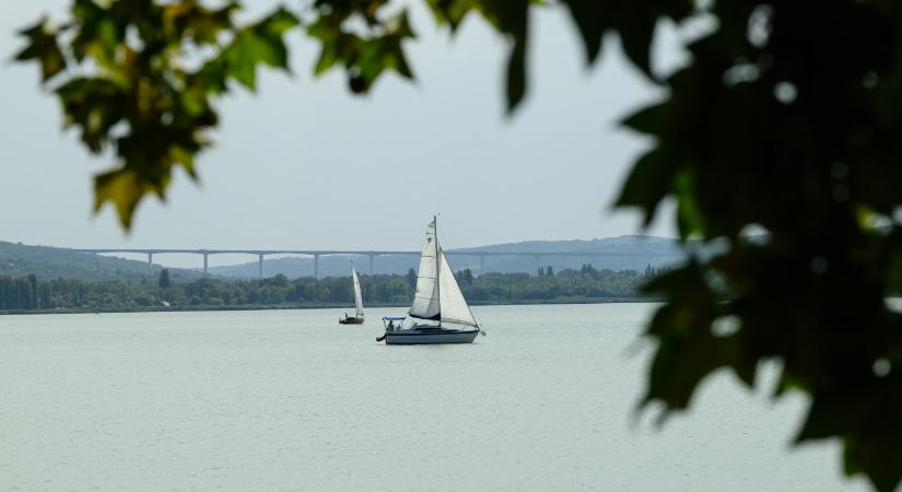 Petícióval tiltakoznak a helyiek Fonyód utolsó szabad vízparti területének beépítése ellen