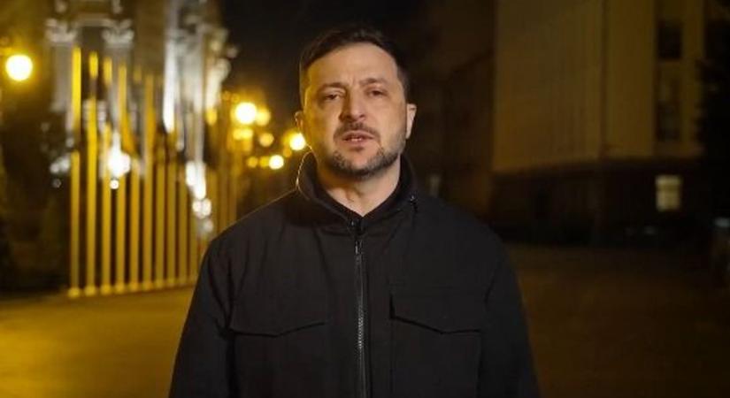 Zelenszkij hazaért a tárgyalásokról, és erős nyilatkozatot tett a béketervről (VIDEÓ)