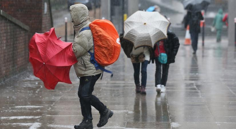 Rengeteg eső érkezik, egyhavi csapadék hullhat le Magyarországon rövid idő alatt