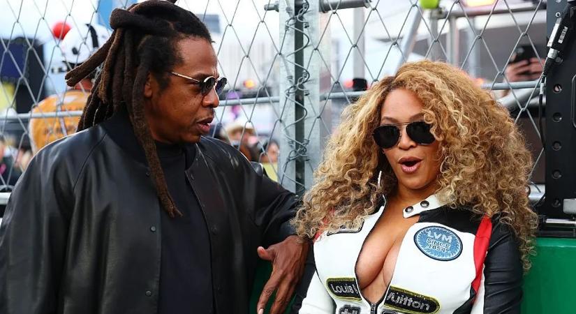Forró pillanatok, százmilliók előtt pakolta ki a ciciket Beyoncé