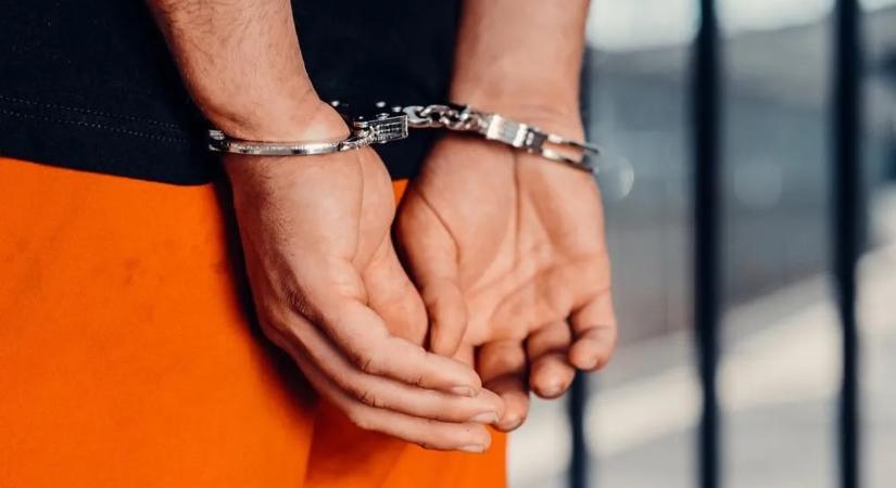 Megbízott az anya a drogos férfiban, most gyászolja a kislányát