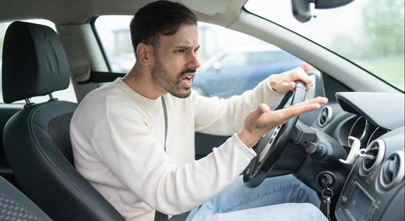 Gondolt egyet, és megfordult az autópályán – videó