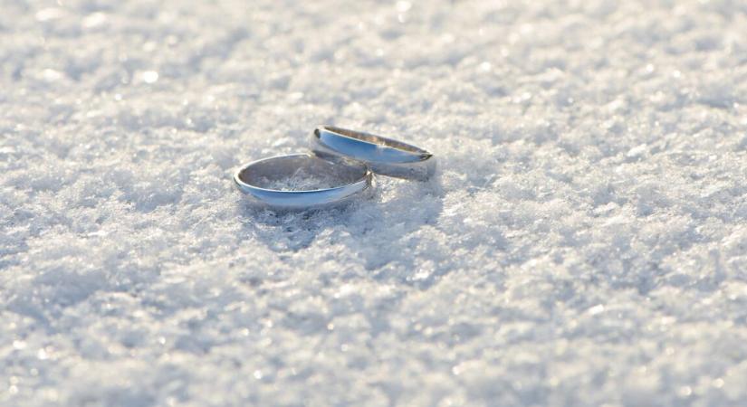 Egy egészen extrém esküvő – hóviharban mondták ki az igent