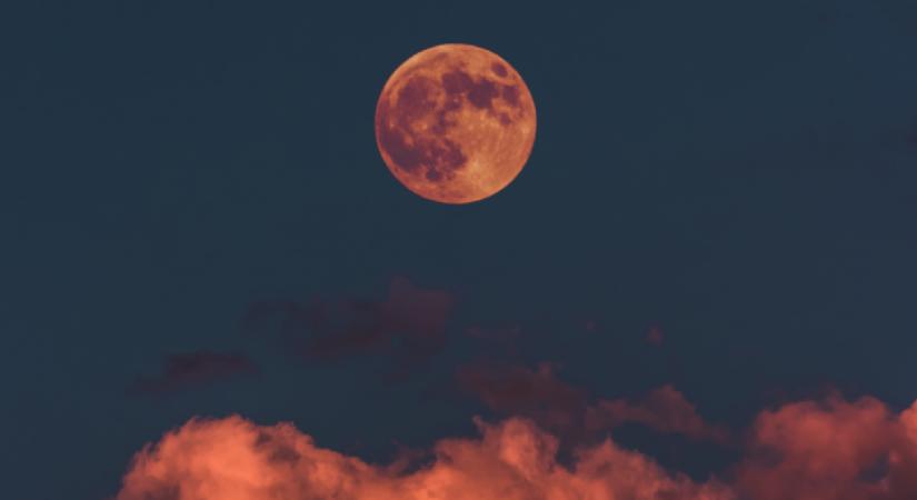 Napi horoszkóp, 2025.11.25.: A Baknak remek lehetőséget kínál a sors, csak ne gondolkodjon rajtuk túl sokat!