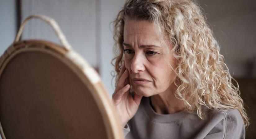 Mindennap csinálod, pedig durván öregszik tőle az arcod: ijesztő jelenségre figyelmeztetnek a kutatók