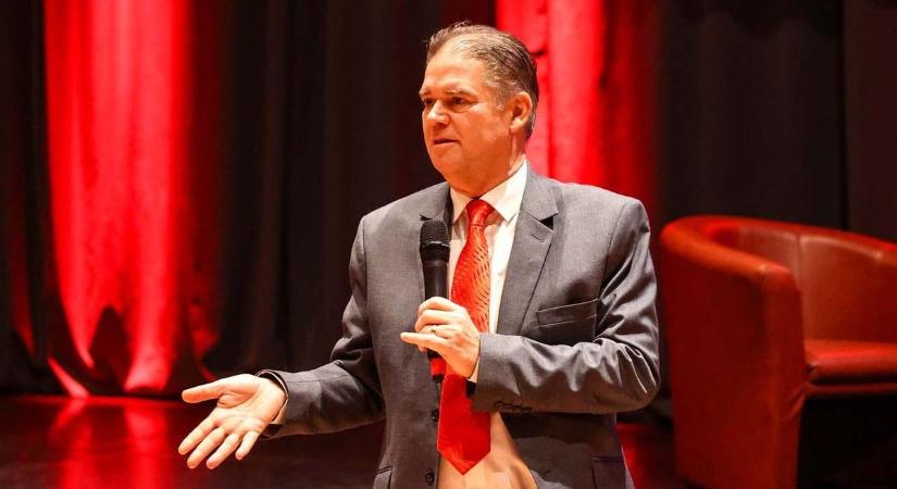 Tömeggyilkosra vadásznak – Szekszárdon próbálják megtalálni a gyenge pontját (képgalériával)