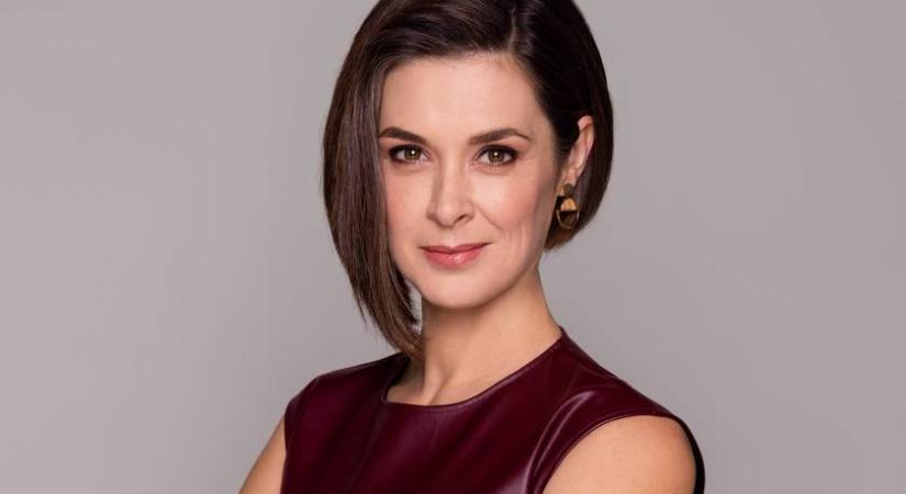 Az RTL műsorvezetőnője 110 milliós füllbevalót viselt az élő adásban: vakítóan csillogtak rajta a gyémántok