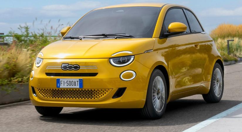 Régi szocialista autók dinamikáját hozza a 65 lovas legújabb hibrid Fiat 500