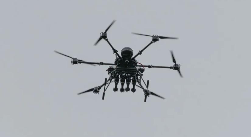 Masszív támadás történt: lángokban áll Kijev – videó