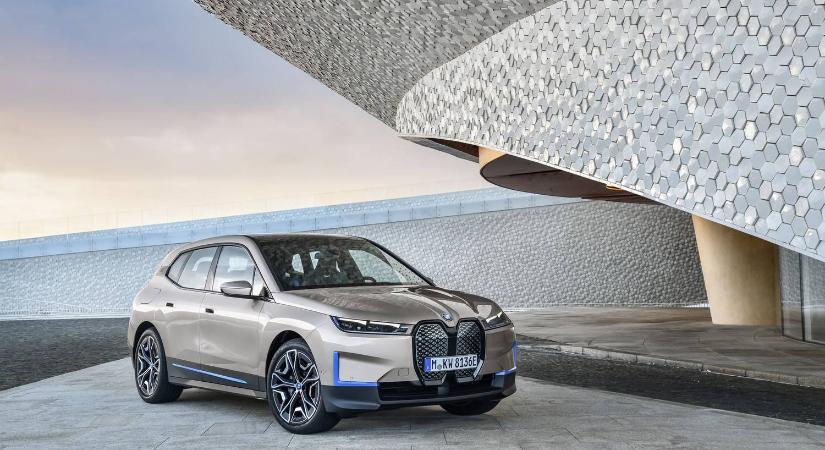 Egyszerre pazarló és takarékos – a jövő a BMW szerint - Digitális bemutató: BMW iX 2021