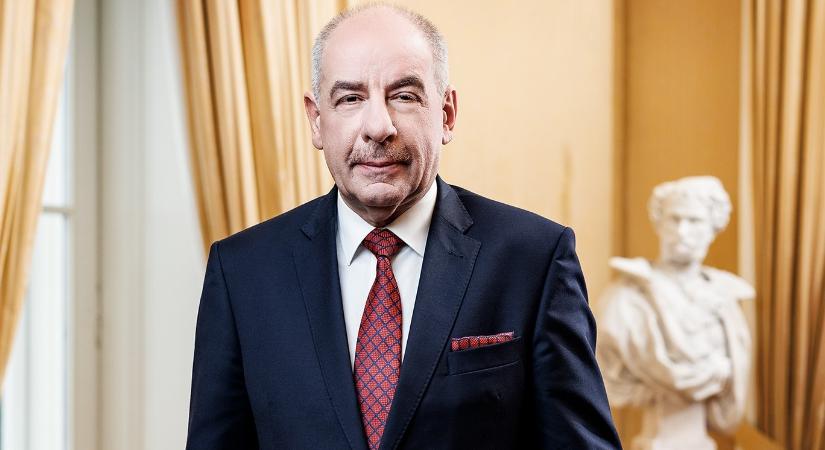 Még évekig titkolhatják Sulyok Tamás külföldi útjainak költségeit