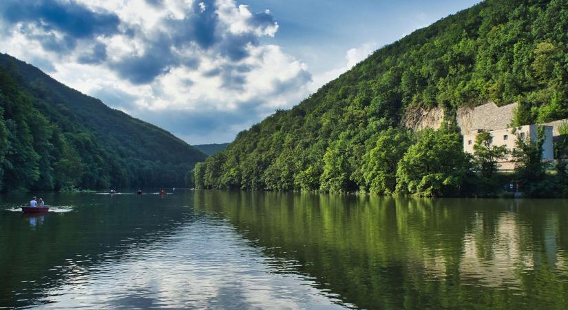 Ez Magyarország legnagyobb vízesése, tolonganak az emberek, hogy lássák