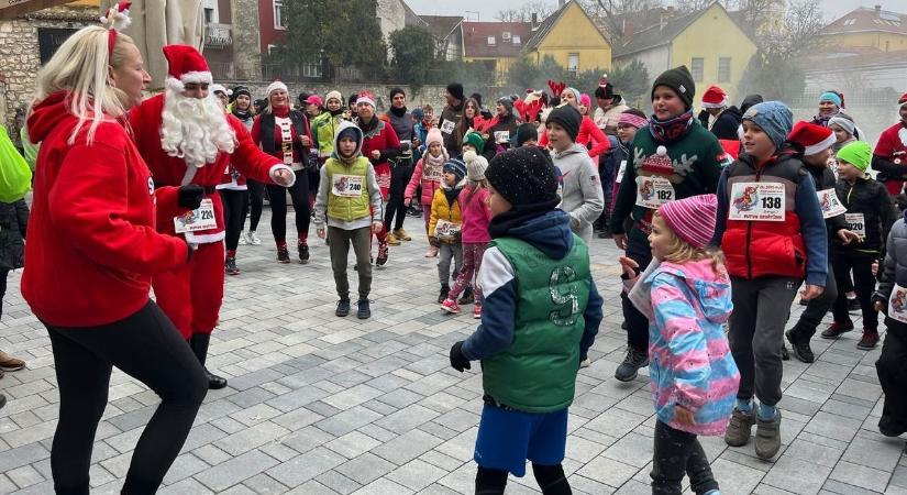 Gyönyörű helyszínen gyűjtenek a rászorulóknak a tapolcai futók