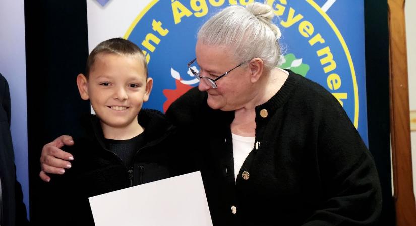 A nevelőszülők önbizalmat adnak a gyermekeknek