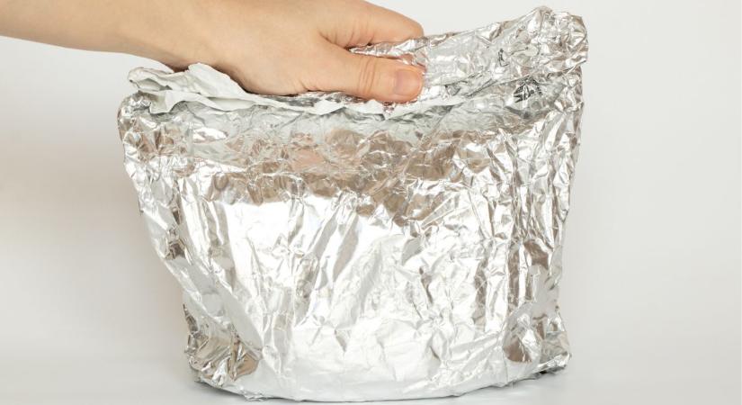 Te is alufóliába csomagolod a maradékot? Inkább ne tedd!