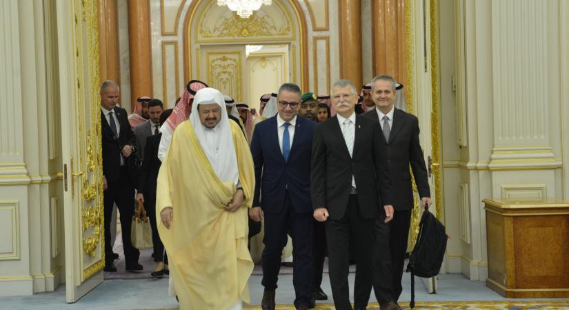 Szaúd-Arábiai hivatalos látogatásán Kövér László több megbeszélést is folytatott