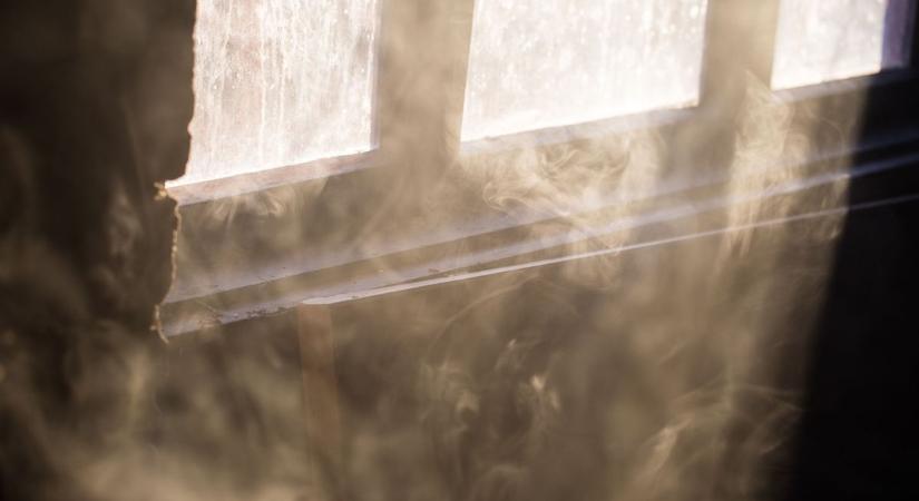 Füsttel telítődött a ház