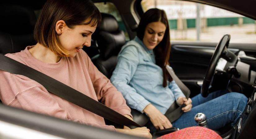 Többen használják-e a biztonsági övet, mióta az objektív felelősség hatálya alá tartozik?