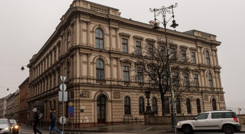 Még mindig adós 26 milliárd forinttal az orosz „kémbank”