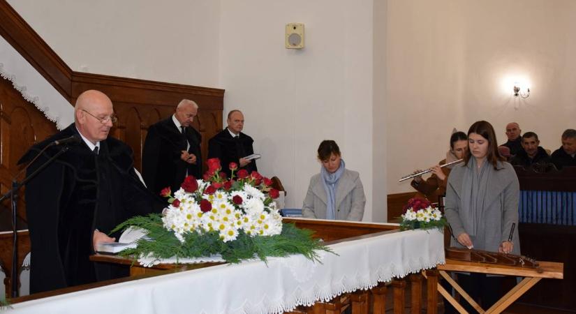 Hálaadó istentisztelet Benében a 30 éves lelkészi szolgálatért - Hűséggel, alázattal, szeretettel