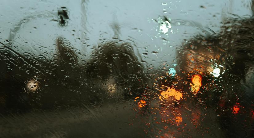 Sárga figyelmeztetés a fél országra – térkép